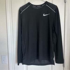 Nike Running Women’s Dry Fit Lightweight Pullover - Size M